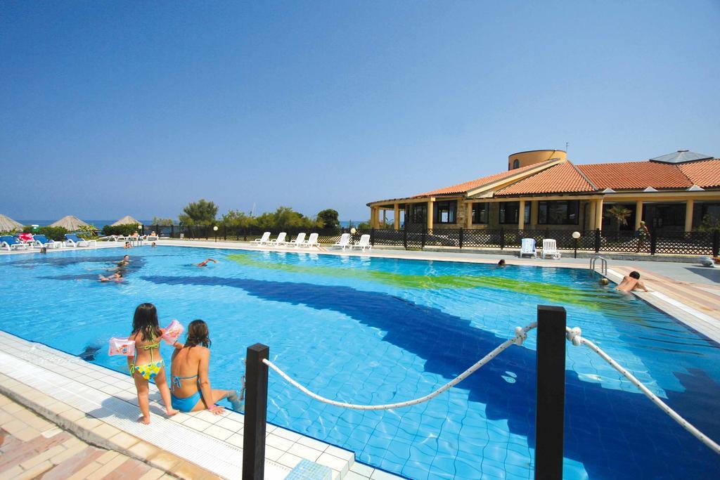 Resort Villaggio Torre Ruffa Robinson 3*